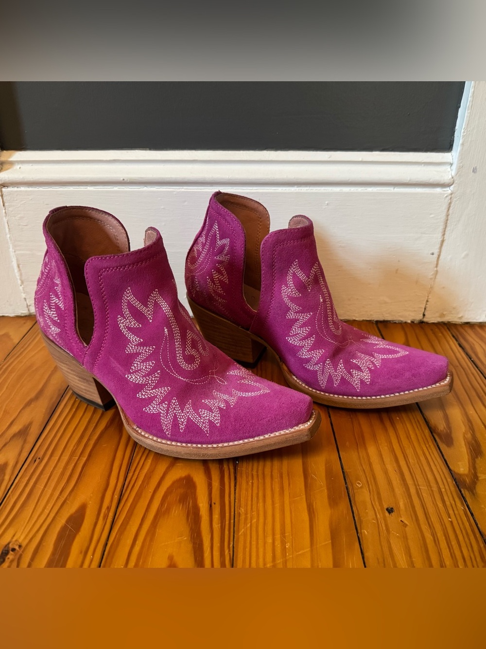 Ariat Dixon Haute Pink Suede Boots Women’s 7.5 Medium